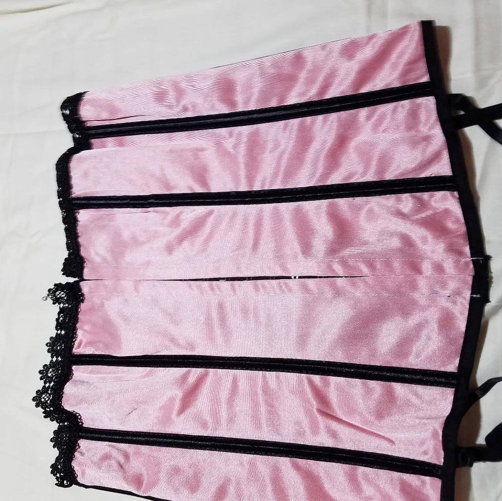 Pink corset w removal garter clips size medium - Picture 5 of 8